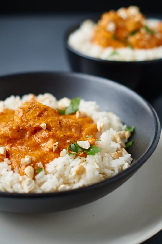 Chicken Tikka Masala | Curry mit gegrilltem mariniertem Hühnchen | Rezept auf carointhekitchen.com | #chicken #yoghurt #curry