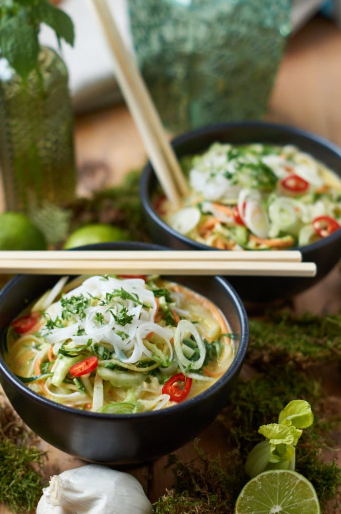Grunes Thai Curry Mit Zucchini Mohren Und Pak Choi Caro In The Kitchen