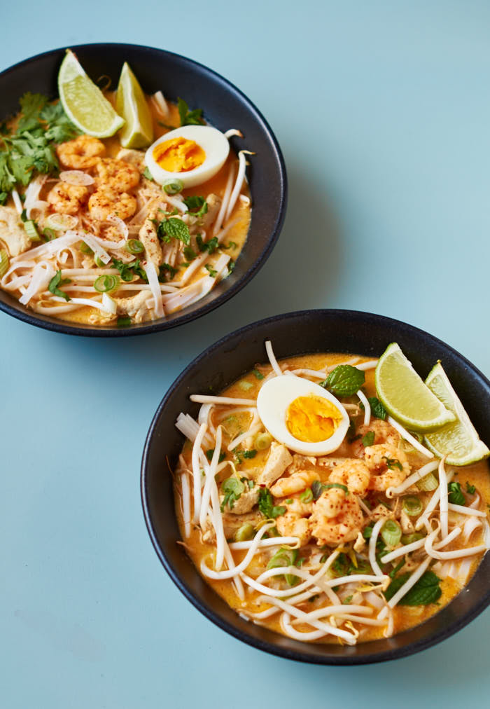 Laksa | Curry Nudelsuppe aus Singapur | Singaporean Curry Noodle Soup | Rezept auf carointhekitchen.com | #recipe #curry #soup