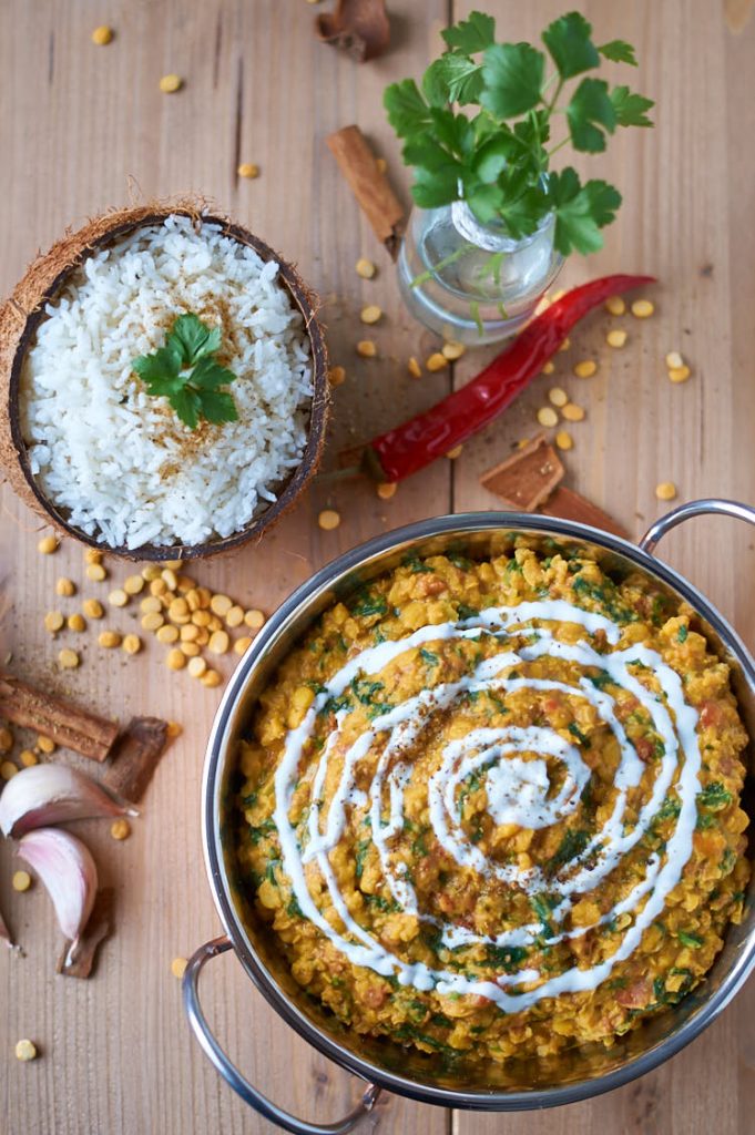Palak Chana Dal | Indisches Curry mit Kichererbsen und Spinat | Indian Chickpea Spinach Curry | Rezept auf carointhekitchen.com | #palak #chana #dal #kichererbsen #spinat #curry #chickpea #spinach #recipe #rezept