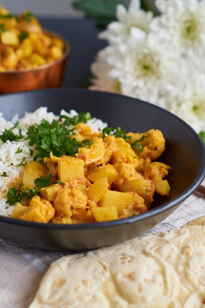 Aloo Gobi Masala – Kartoffel Blumenkohl Curry | Caro in the Kitchen