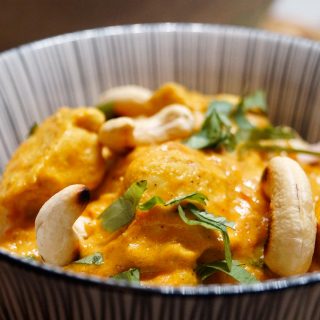 Chicken Korma - Hühnchen Cashew Curry - Rezept auf carointhekitchen.com