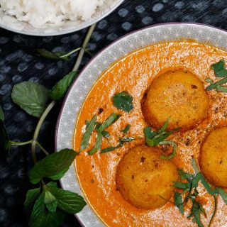 Aloo Kofta - Kartoffel Köfte Curry - Rezept auf carointhekitchen.com
