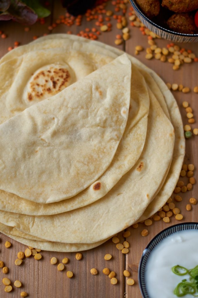 Weizen Tortillas – einfach &amp; vielseitig verwendbar | Caro in the Kitchen