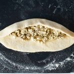 Mini Pide mit Za'atar Käse Füllung | Turkish Pide with Za'atar Cheese Filling | Rezept auf carointhekitchen.com | #Vegetarisch #vegetarian #recipe #pizza