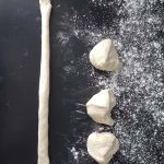 Laugenknoten (Pretzel Knots) - Rezept für frische selbstgebackenen Laugenknoten mit Dinkelmehl | Pretzel Knots with Spelt Flour | carointhekitchen.com | #recipe #laugengebäck #laugenbrötchen #laugenknoten #dinkelmehl #backen #brötchen