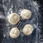 Laugenknoten (Pretzel Knots) - Rezept für frische selbstgebackenen Laugenknoten mit Dinkelmehl | Pretzel Knots with Spelt Flour | carointhekitchen.com | #recipe #laugengebäck #laugenbrötchen #laugenknoten #dinkelmehl #backen #brötchen